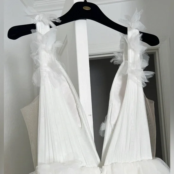 NEW Katie May Aurora Gown in Ivory - Picture 11 of 16